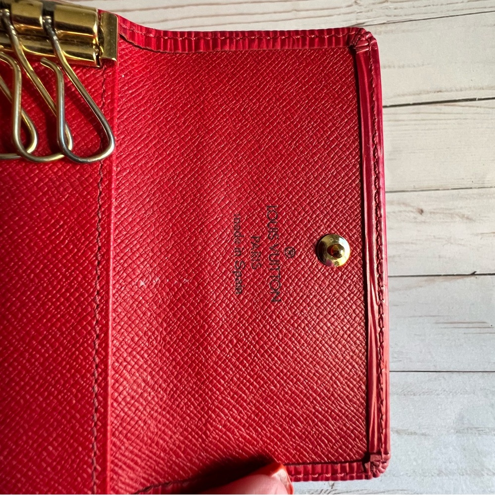 Louis Viutton Red Epi Key Holder - 6 Keys - Picture 10 of 15